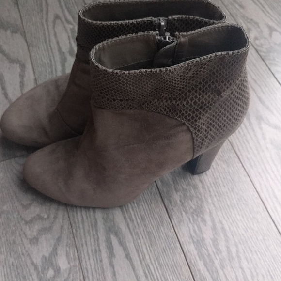 Nice ankle Boots by Bianca nygard 🍀🌼🌸 - Picture 1 of 8